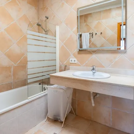 3 Bedroom With Pool And Jacuzzi Вілла *