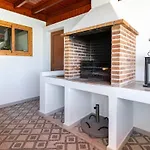 3 Bedroom With Pool And Jacuzzi Villa *