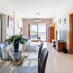 Villa 3 Bedroom With Pool And Jacuzzi *