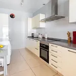 3 Bedroom With Pool And Jacuzzi *