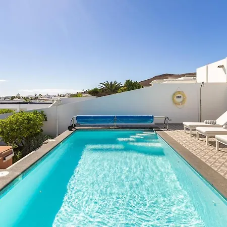 别墅 3 Bedroom With Pool And Jacuzzi *