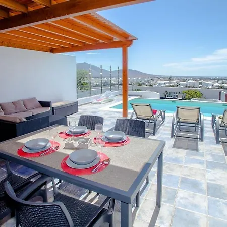 3 Bedroom With Pool And Jacuzzi Βίλα