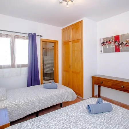 3 Bedroom With Pool And Jacuzzi *