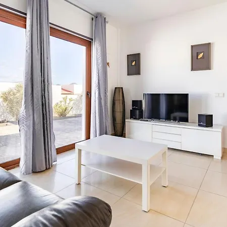 3 Bedroom With Pool And Jacuzzi *