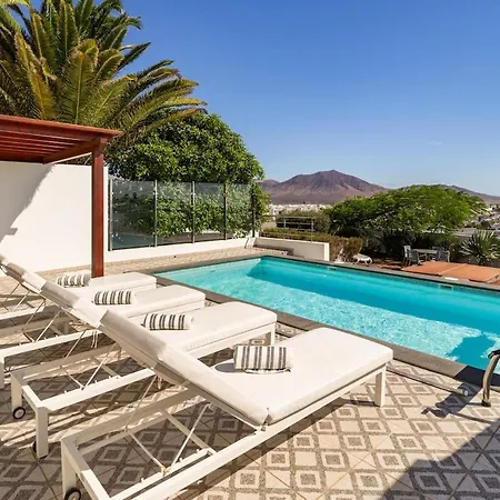 빌라 3 Bedroom With Pool And Jacuzzi *